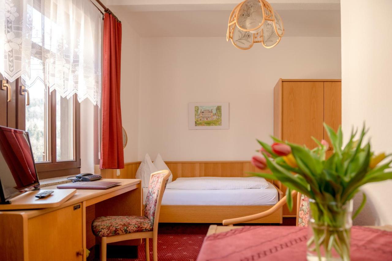 Hotel-Pension Heimburg Bad Elster Exteriör bild